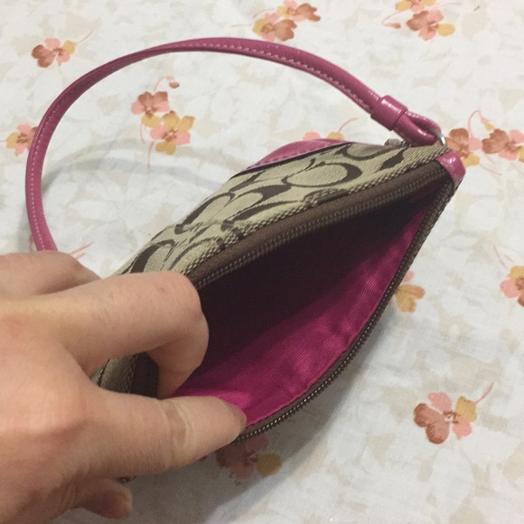 Coach pink patent leather with classic Coach print - Picture 3 of 3